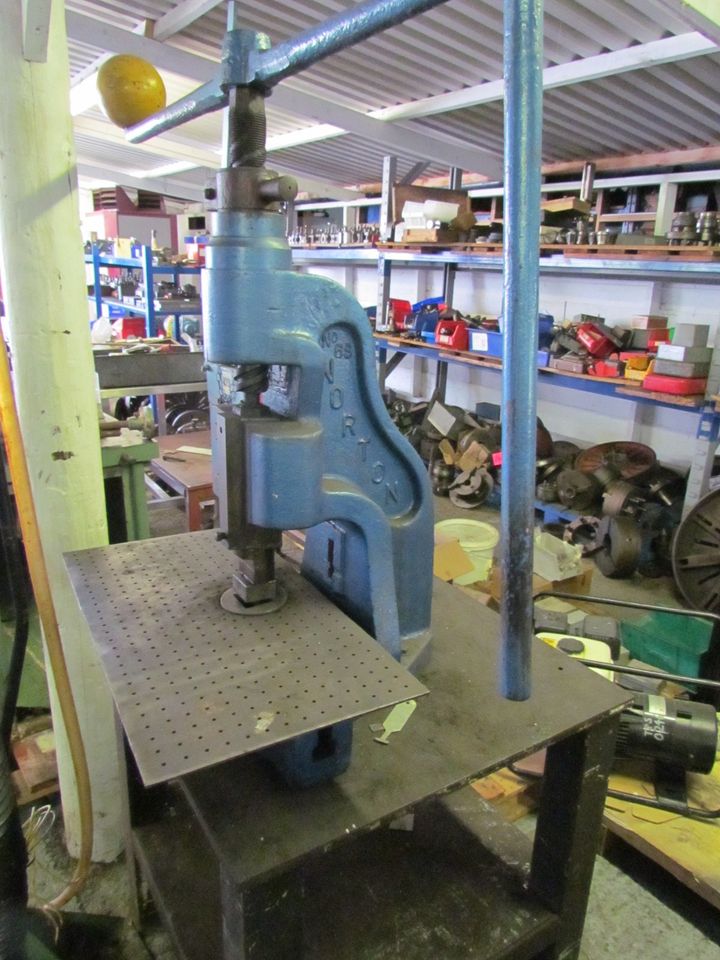 NORTON NO6 FLYPRESS WITH CORNER NOTCHING TOOL Wilson MachineryWilson