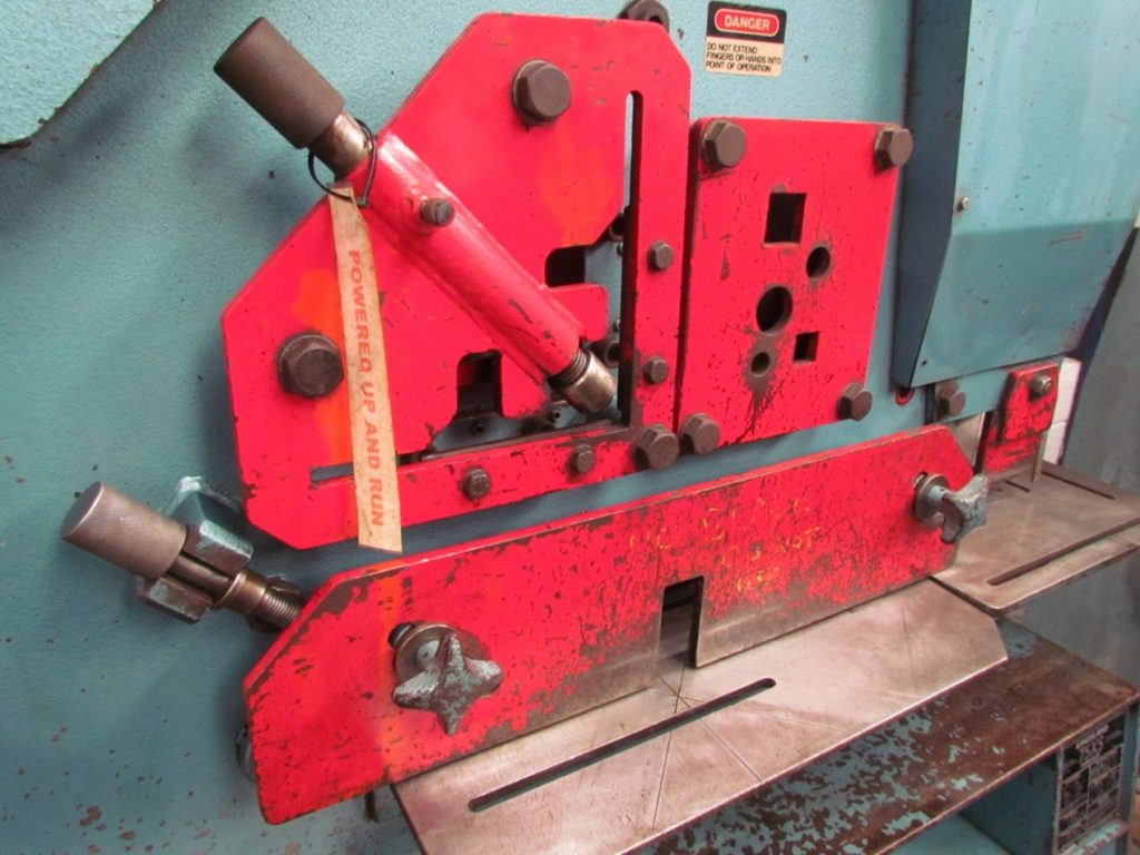 USED KINGSLAND MODEL 75 XS UNIVERSAL STEELWORKER Wilson